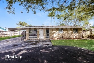 Building Photo - 3549 SW 16th St