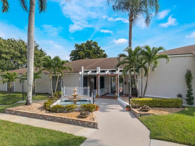 Building Photo - 14527 Bonaire Blvd