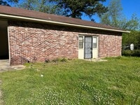 Building Photo - 701 N Kenwood Rd