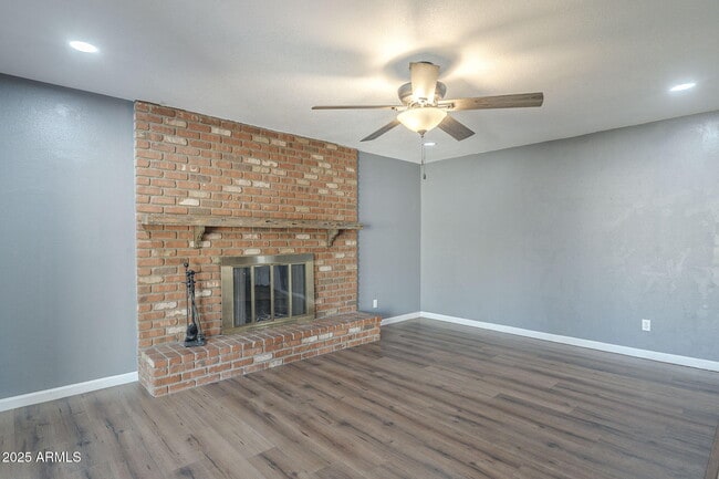 Building Photo - 3236 S Kenwood Ln