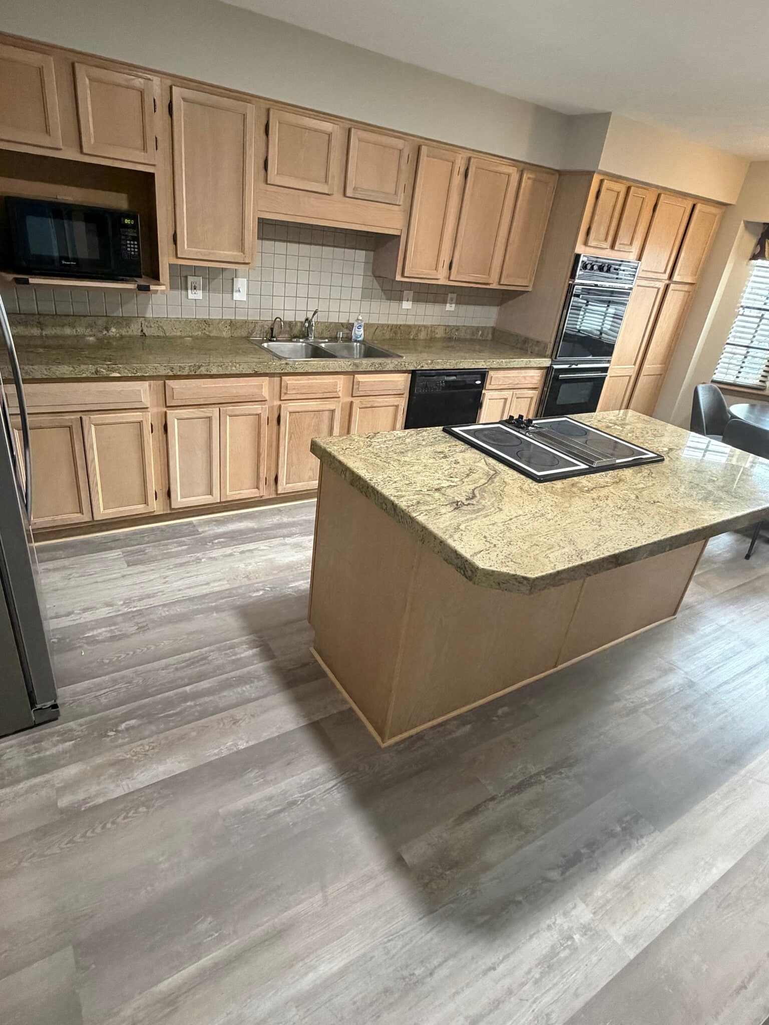 Island kitchen - 2590 Sykes Creek Dr