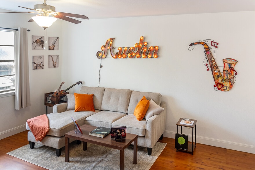 Building Photo - Room in Condo on Avenue A