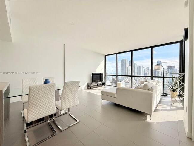 Building Photo - 1600 NE 1st Ave