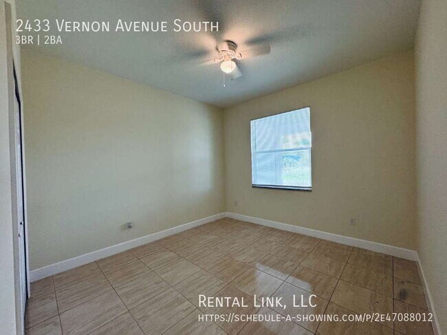 Building Photo - 2433 Vernon Ave S