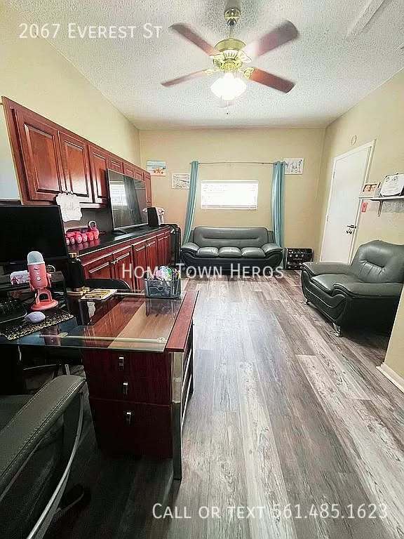 Building Photo - 2067 Everest St