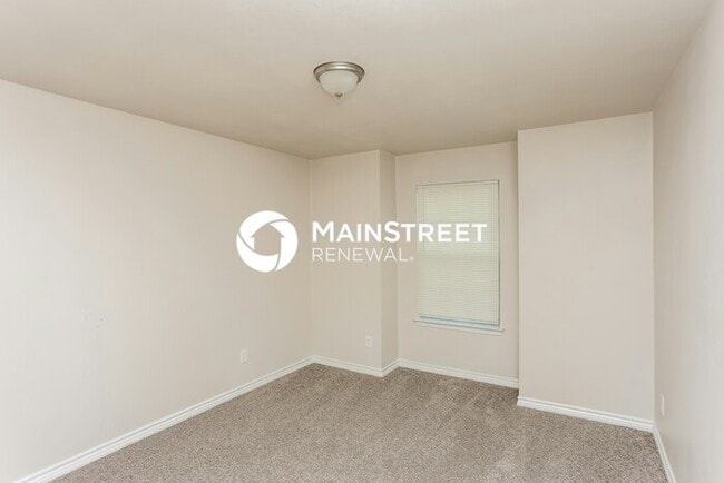 Building Photo - 4 Bedroom Pet-Friendly Home in Glenn Heigh...