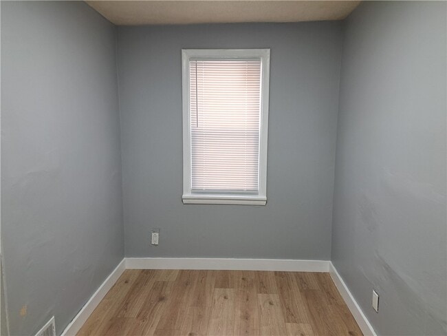 Building Photo - 72 Saratoga Ave