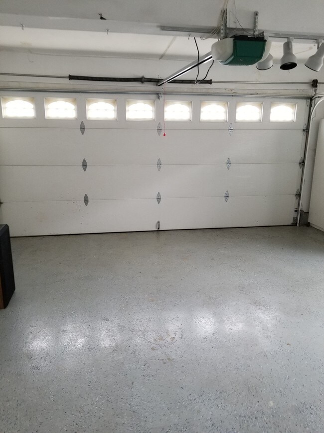 garage door - 19945 Eagle Ridge Ln