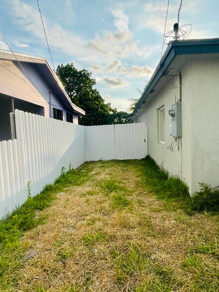 Building Photo - 5308 NW 29th Ave