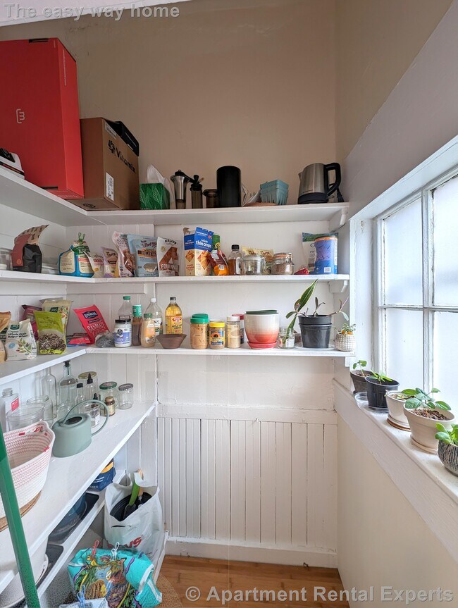 Building Photo - 19 Cameron Ave