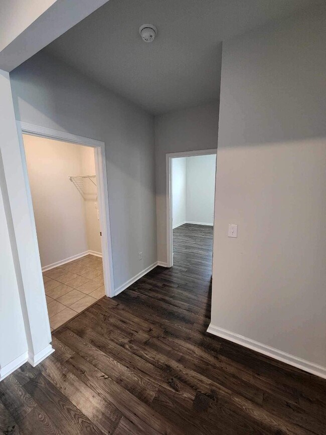 Building Photo - 10035 Hamilton Br Lp