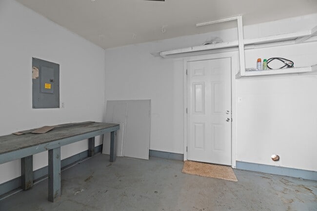 Building Photo - 308 Panther Trail