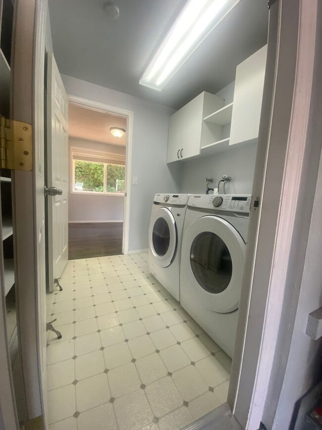 Building Photo - 11215 SE 235th Pl