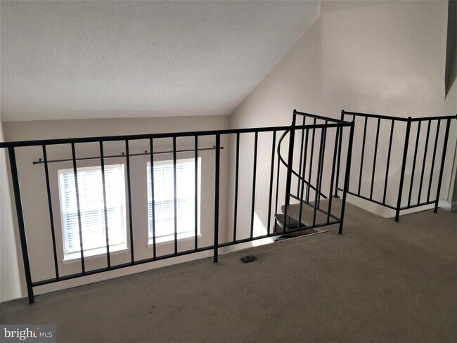 Building Photo - 3052 S Buchanan St