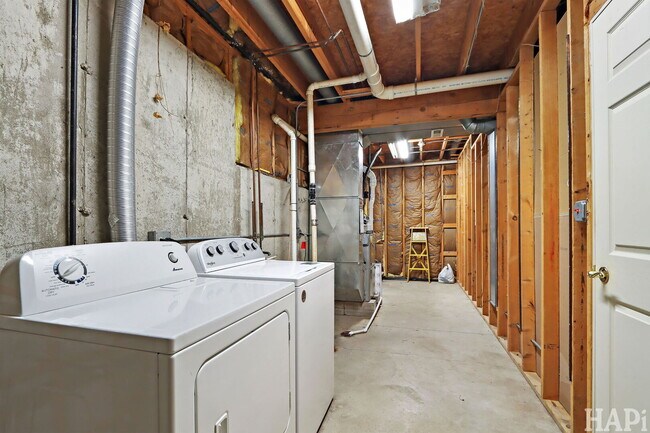 Building Photo - 31 Troy St