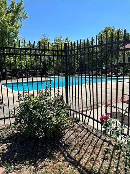 Building Photo - 3250 O'Neal Cir