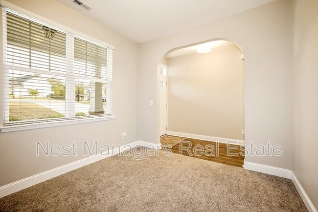 Building Photo - 136 Loch Ln