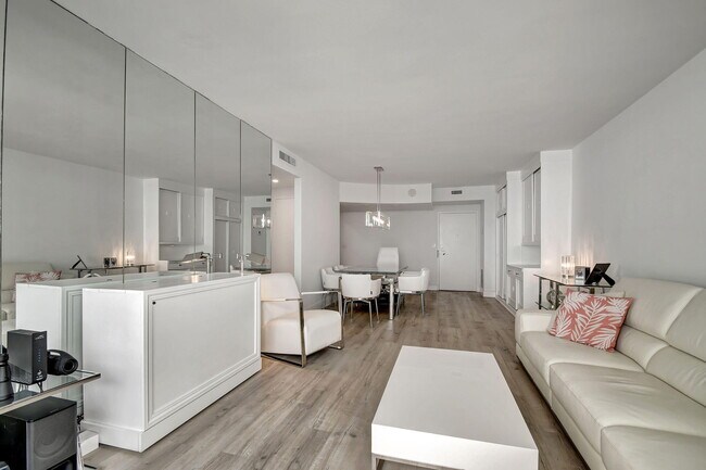 Building Photo - 2840 S Ocean Blvd