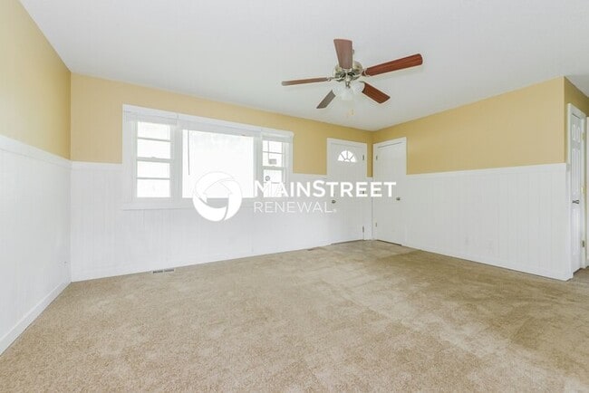 Building Photo - 4 Bedroom Pet-Friendly Home in Leavenworth, KS with Main Street Renewal