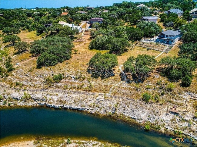 Building Photo - 321 Village View Dr