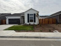 Building Photo - Newly constructed 3 bedroom/ 3 bathroom ho...