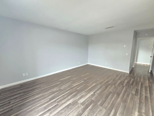 Building Photo - For Rent: Spacious 4-Bedroom / 3 Full bathrooms /  Home with Covered Patio & Modern Upgrades