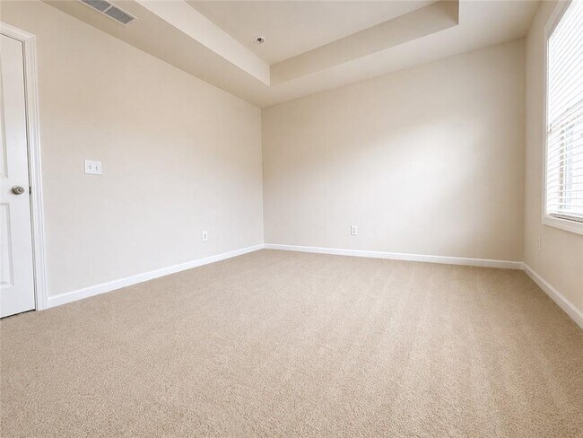 Building Photo - 1207 Lavista Cir NE