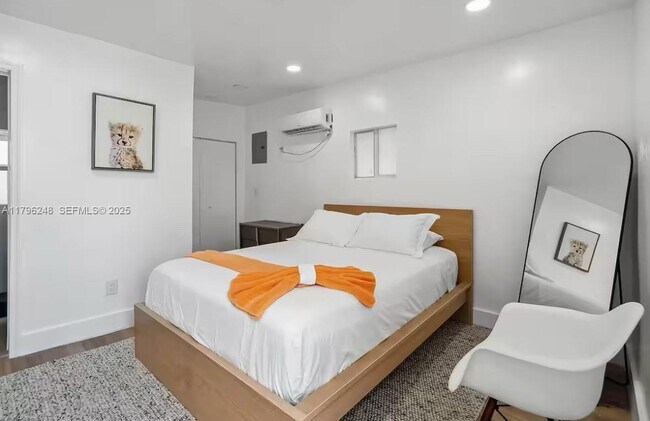 Building Photo - 310 Oregon St