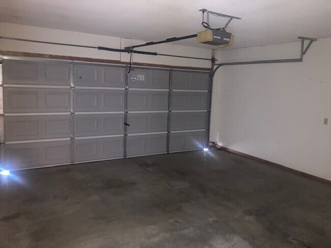 Building Photo - 342 Westline Ct