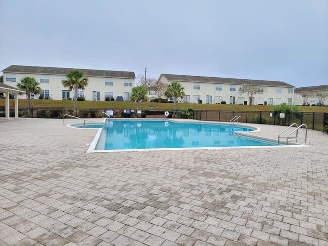 Building Photo - 803 Majestic Dr