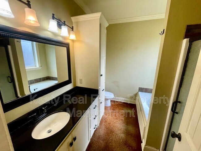 Building Photo - 115 Barataria Dr