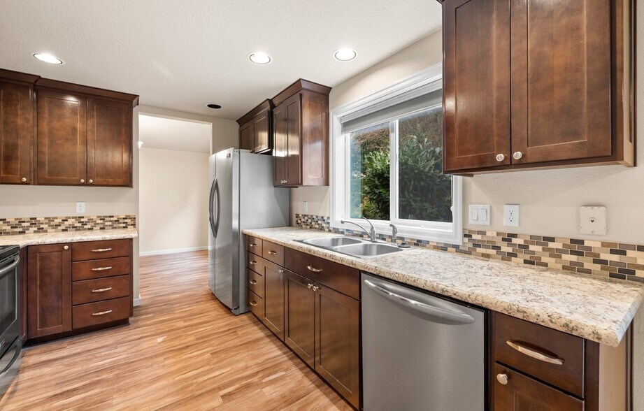 Building Photo - 16167 NW Ryegrass St