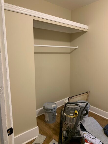 Building Photo - 318 N 41st St