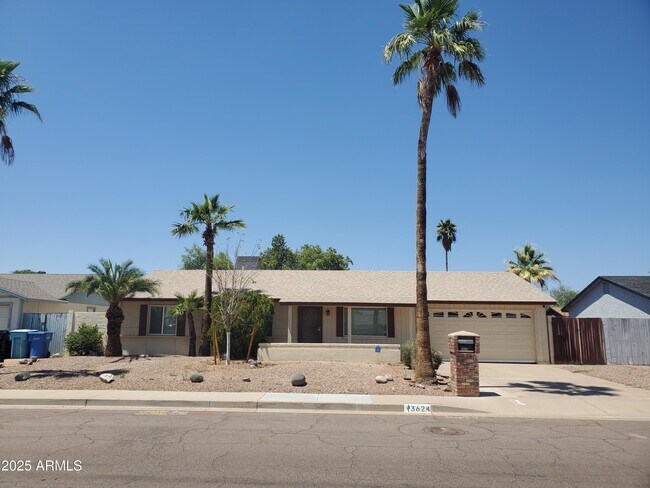 Primary Photo - 3624 E Hearn Rd