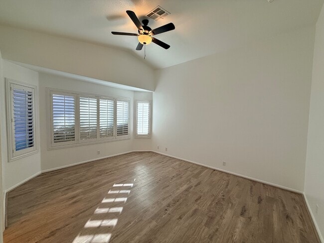 Building Photo - 6061 E Rochelle St