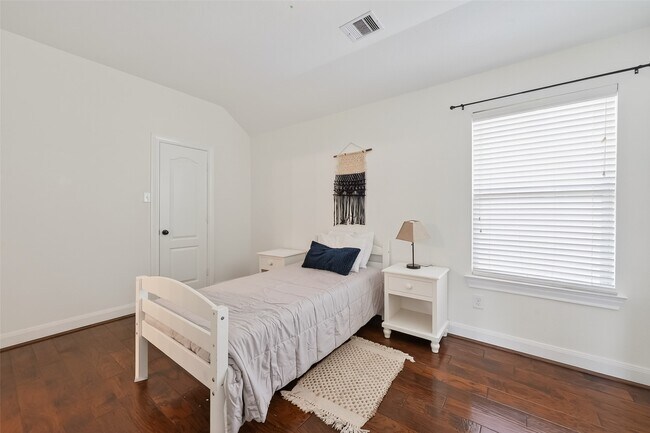 Building Photo - 99 Buck Trail Pl