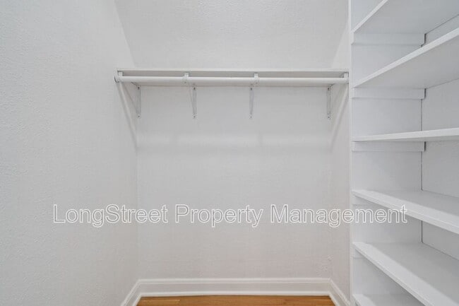 Building Photo - 140 NW MacLeay Blvd