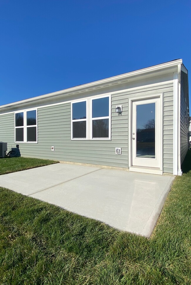 Building Photo - 1511 Summerview Ln