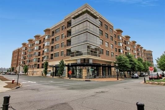 Building Photo - 20 Ave at Port Imperial
