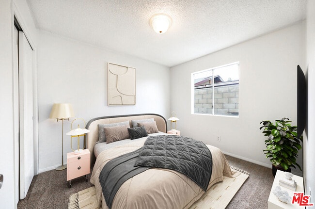 Building Photo - 1040 Iris St