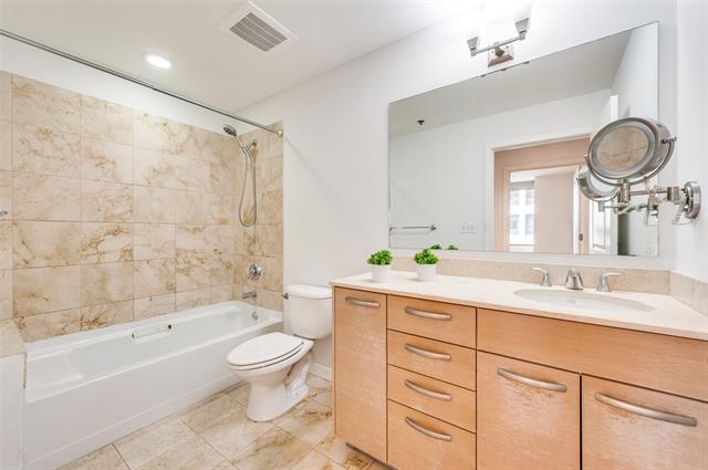 Building Photo - 1200 Main St