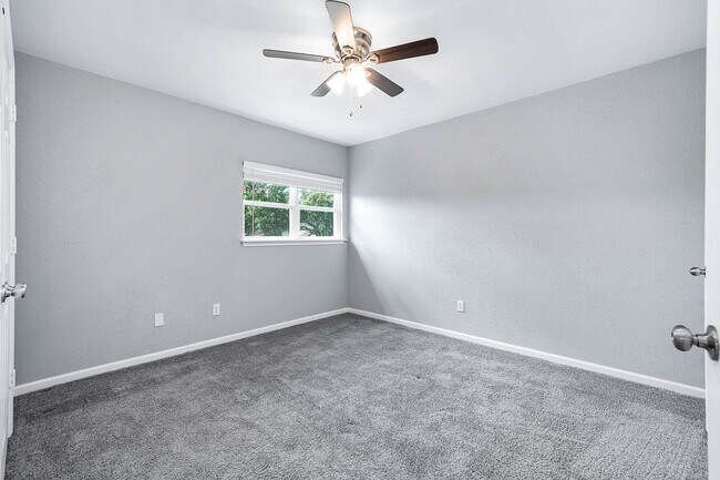 Building Photo - 20502 Cocoplum Dr