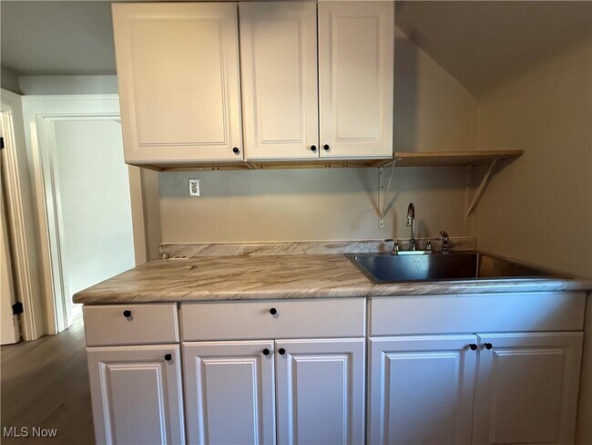 Building Photo - 6014 Madison Ave