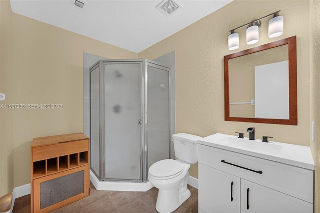 Building Photo - 4930 S University Dr