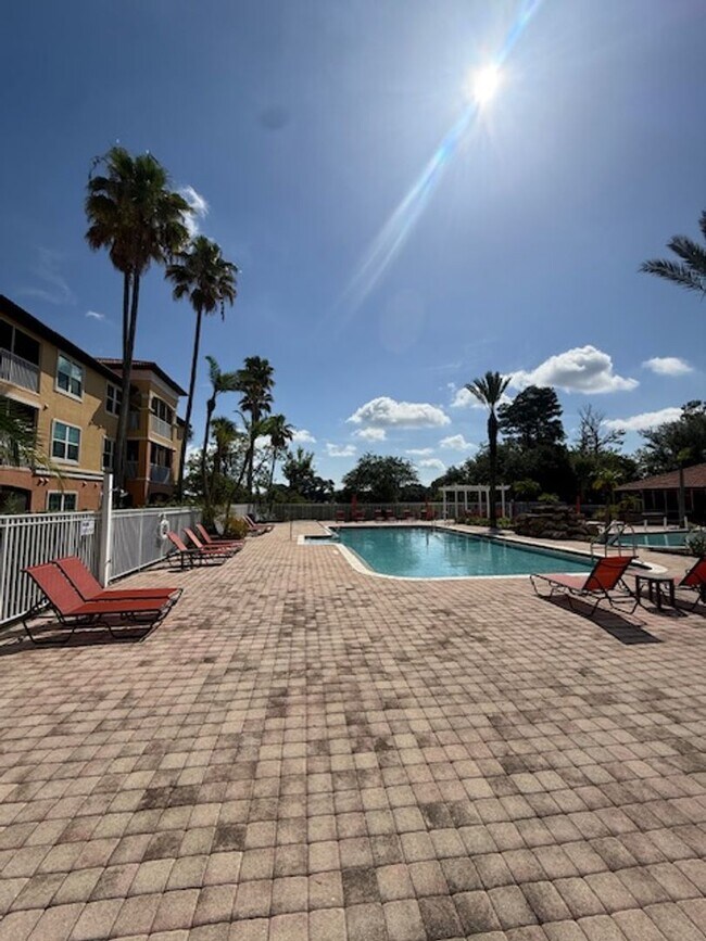 Building Photo - Furnished Resort Style Condo with Lake View