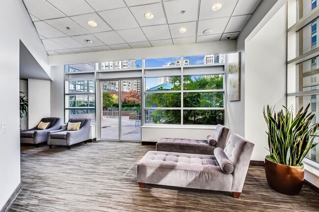 Building Photo - 545 N Dearborn St