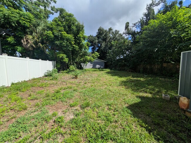 Building Photo - 3606 E Comanche Ave