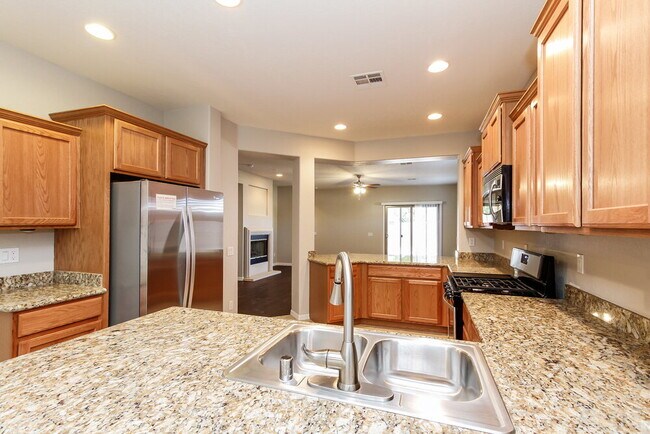 Building Photo - 3923 Shetland Pony St