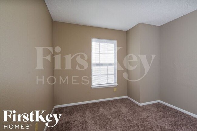 Building Photo - 1820 Feather Reed Ln