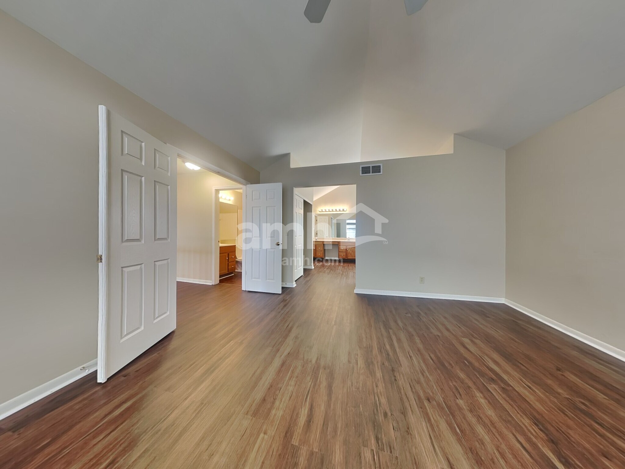 Building Photo - 8250 Pine Knoll Ct